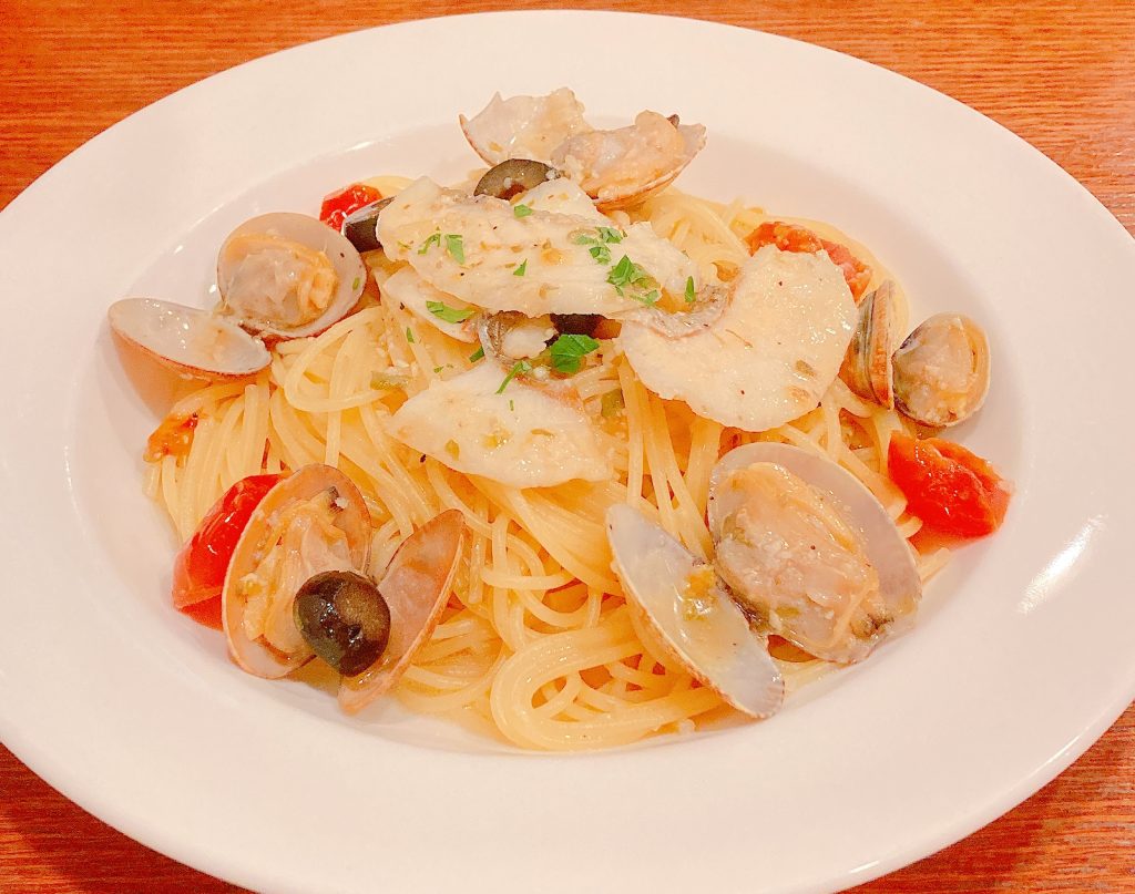 カフェブラン学園店のタイとアサリのオイルソーススパゲッティ