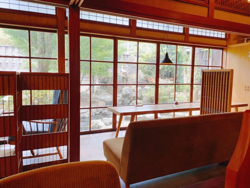 大社町にある高濱庭園の内装